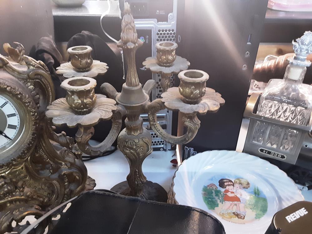 PAIRE DE BOUGEOIR DORE