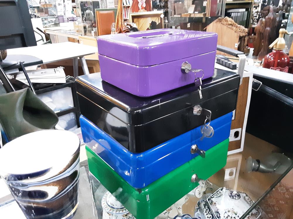 BOITE METALLIQUE + CLEF