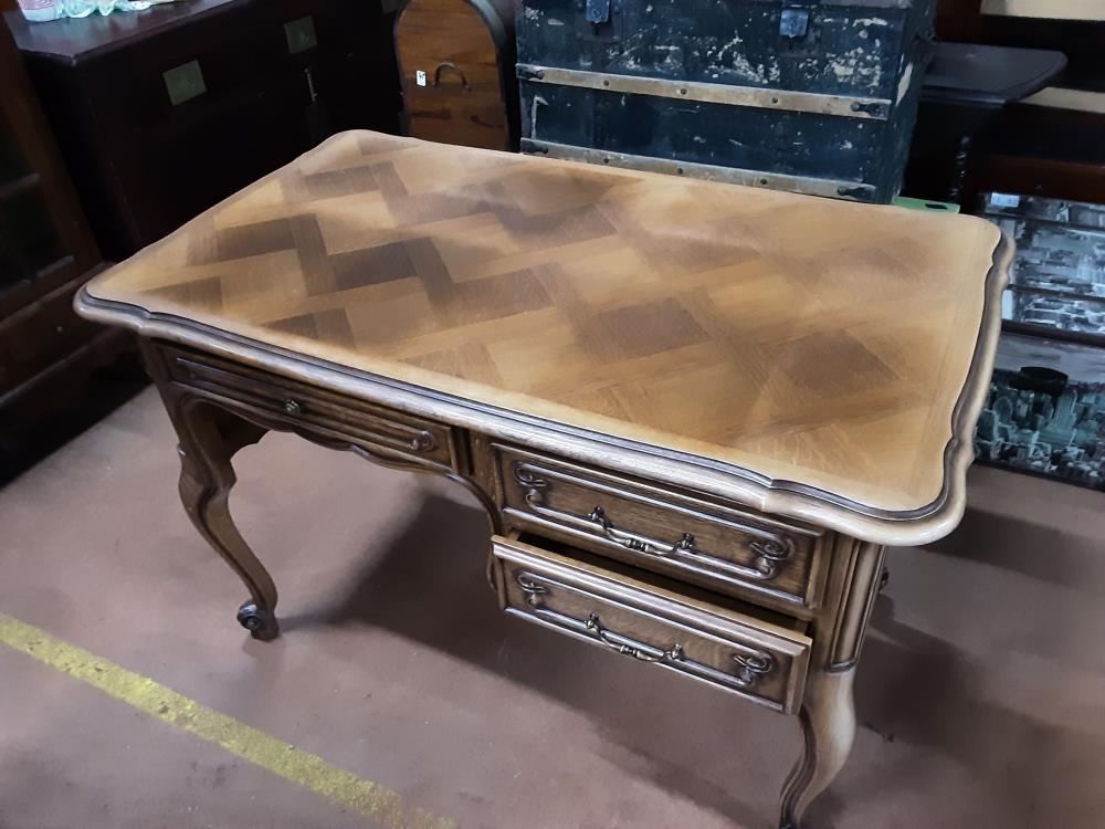 BUREAU LOUIS 13 CHENE PARQUETÉ