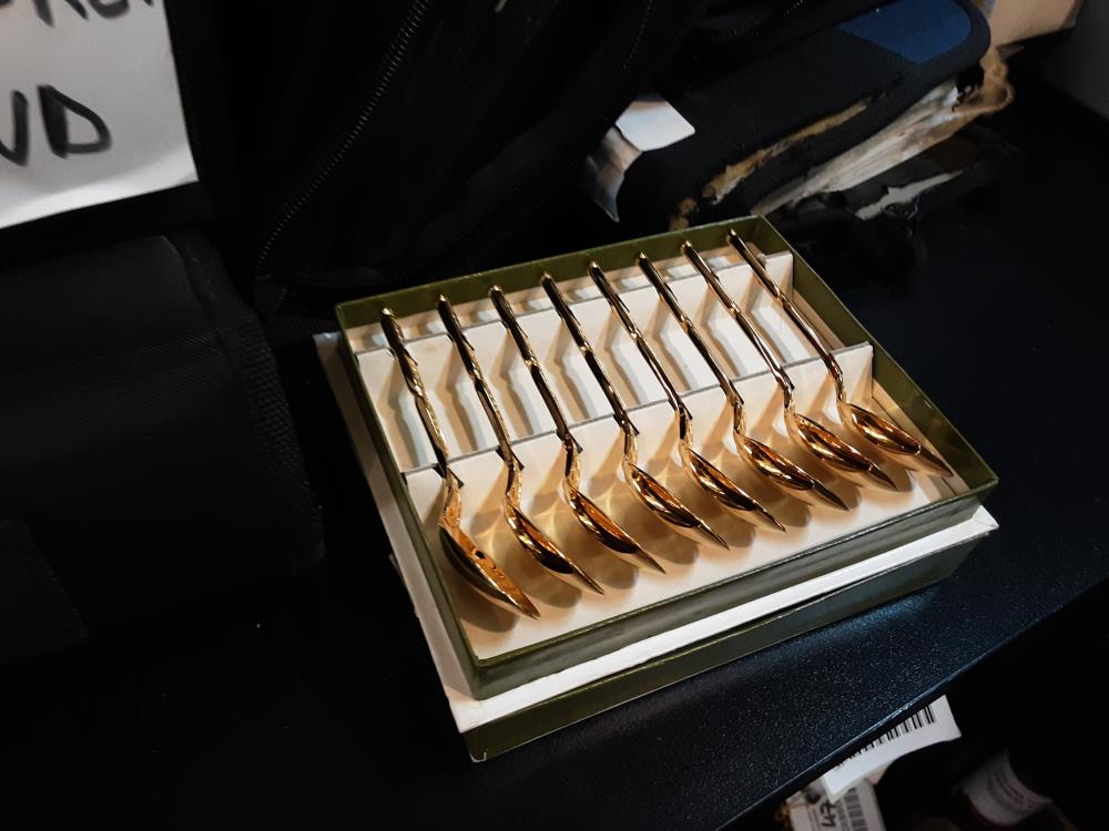 LOT DE 8 CUILLIERES DORE CHRISTOFLE