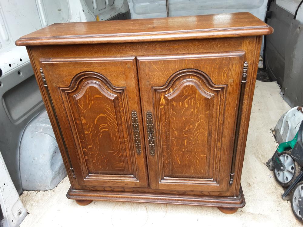 MEUBLE BAS BOIS 2P + CLEF