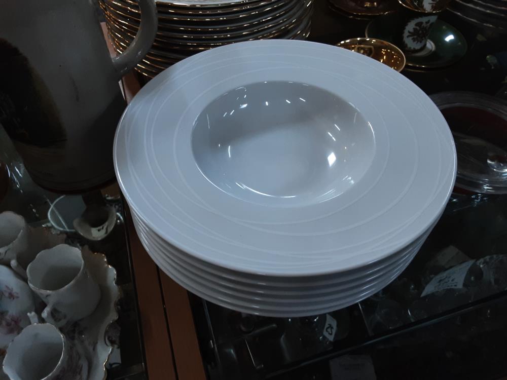 LOT 6 ASSIETTES CREUSE PORCELAINE DE TUNISIE