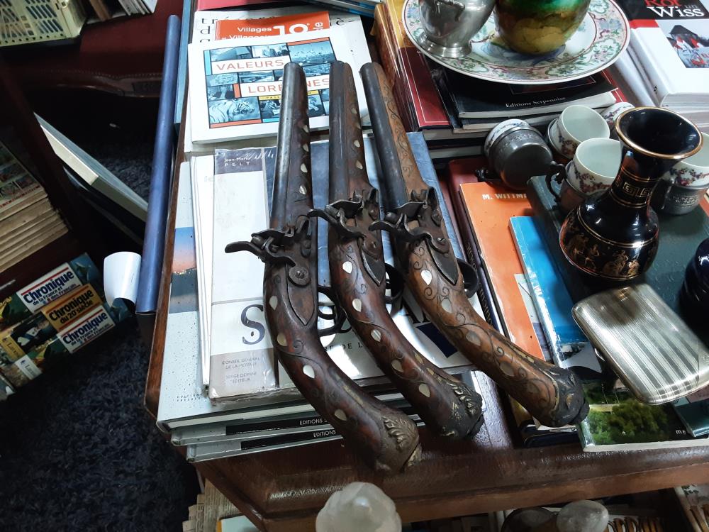 REPRODUCTION ARMES BOIS