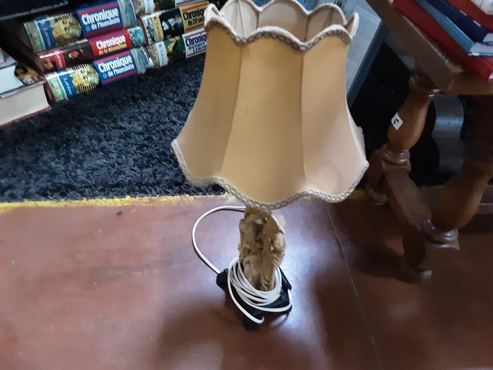 LAMPE RESINE ASIATIQUE