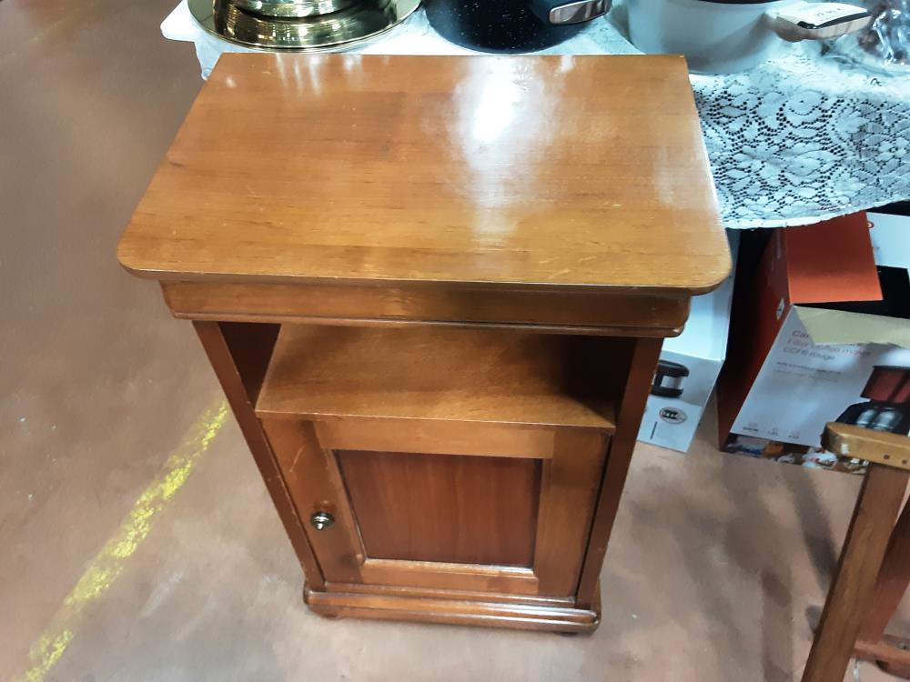CHEVET BOIS NICHE 1P