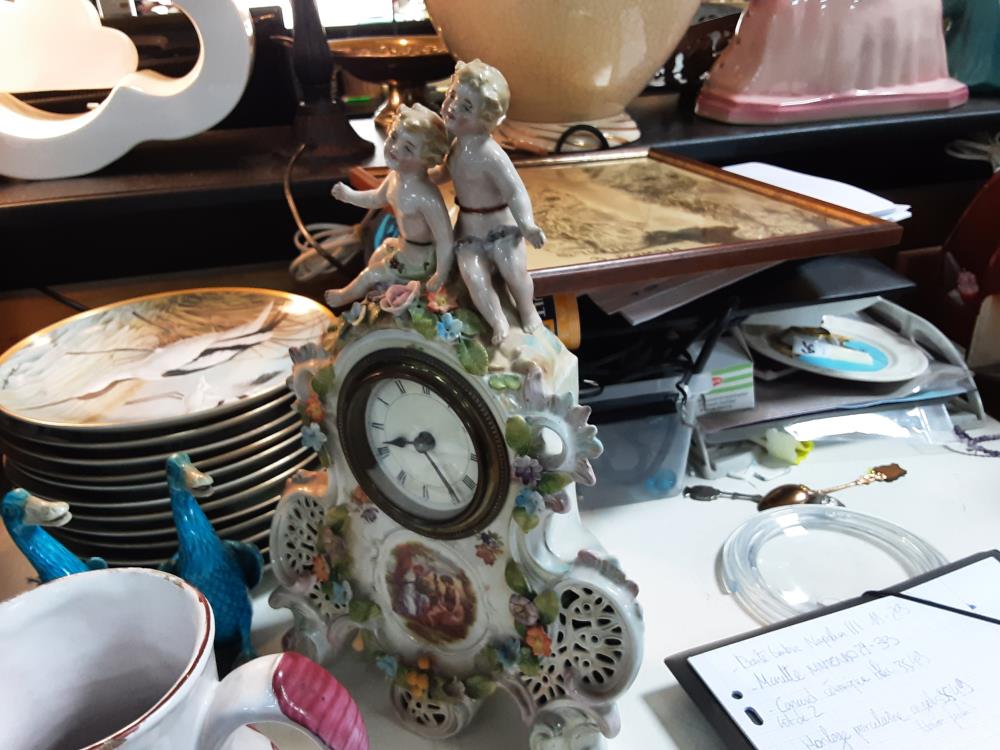 HORLOGE PORCELAINE ANGELOS (BRAS FENDU)