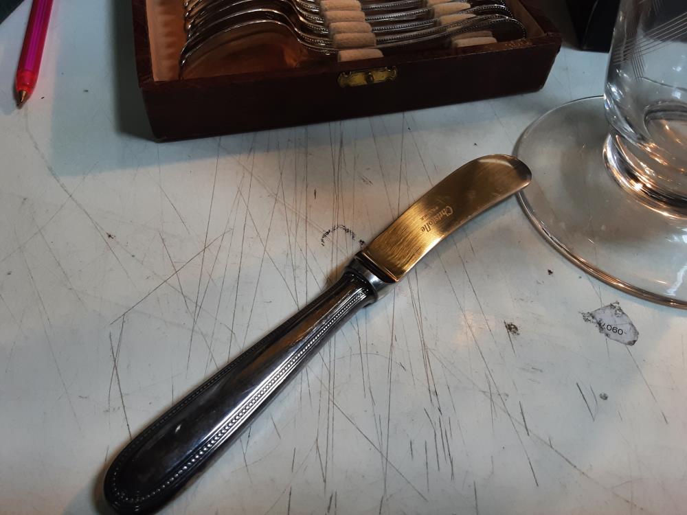 COUTEAU A BEUURE CHRISTOFLE 