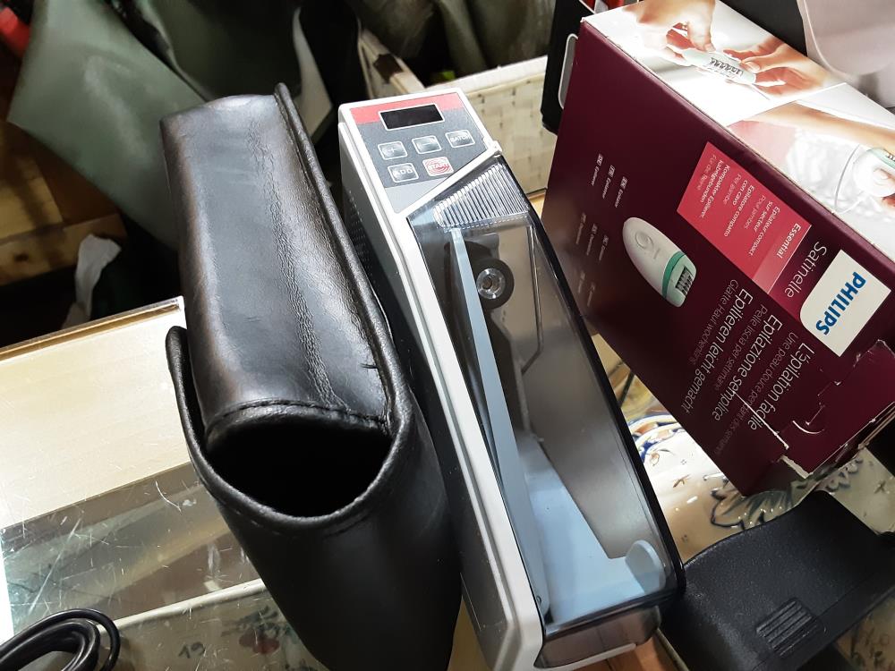 VÉRIFICATEUR DE BILLET