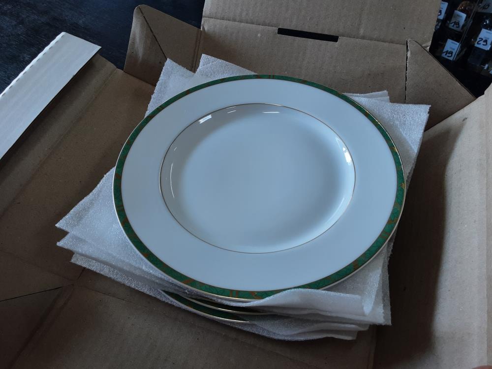 LOT DE 18 ASSIETTES LIMOGES