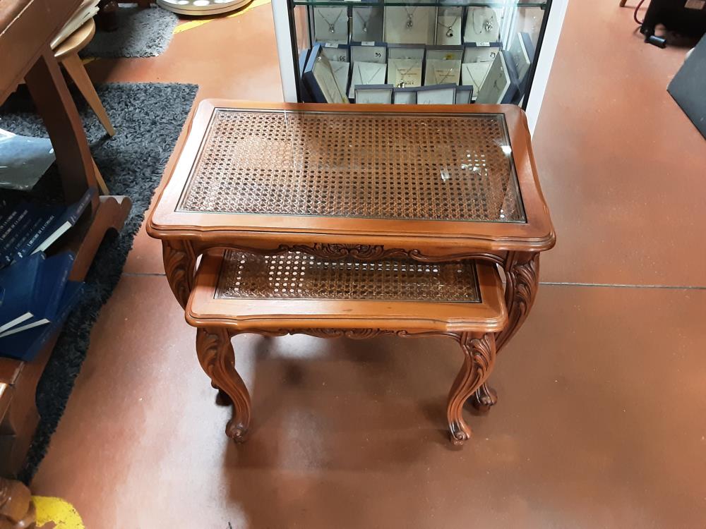 TABLE GIGOGNE PV CANÉE 