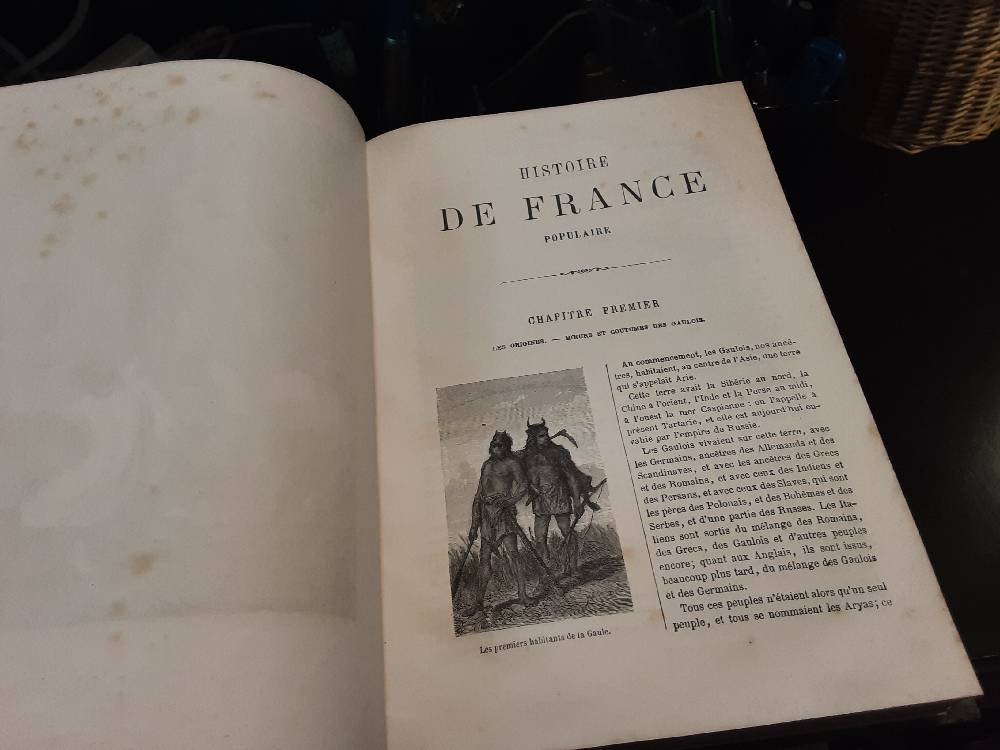 LIVRE "HISTOIRE DE FRANCE" (4 TOMES)