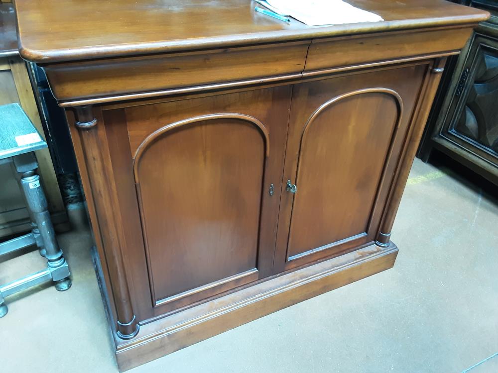 MEUBLE MERISIER 2P 2T