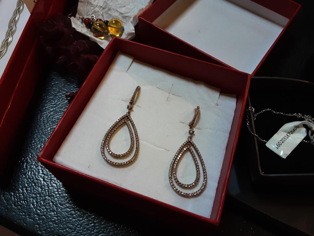 PAIRE BOUCLE D’OREILLES PLAQUE OR