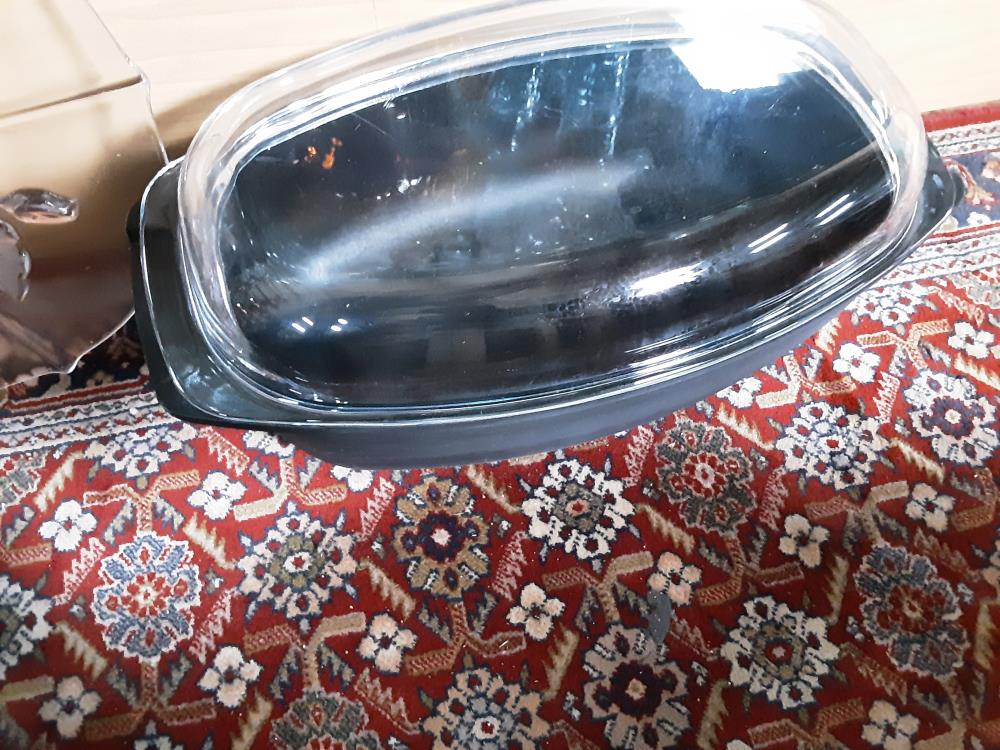 PLAT FOUR + COUVERCLE