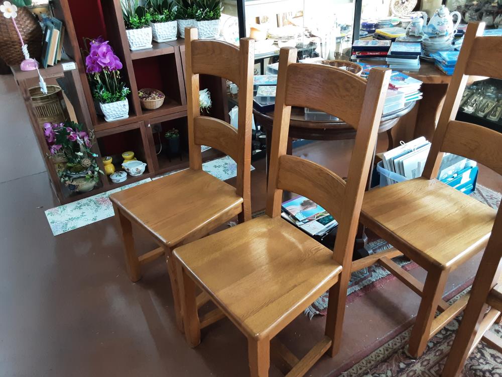 LOT DE 6 CHAISES CHENE MASSIF CLAIR