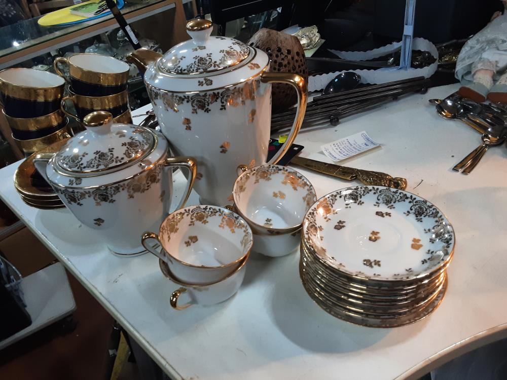 SERICE A CAFE BLANC DORE LIMOGES