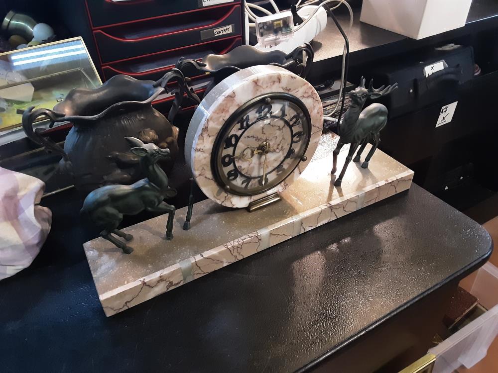 HORLOGE MARBRE CERF/BICHE DANS L’ETAT 