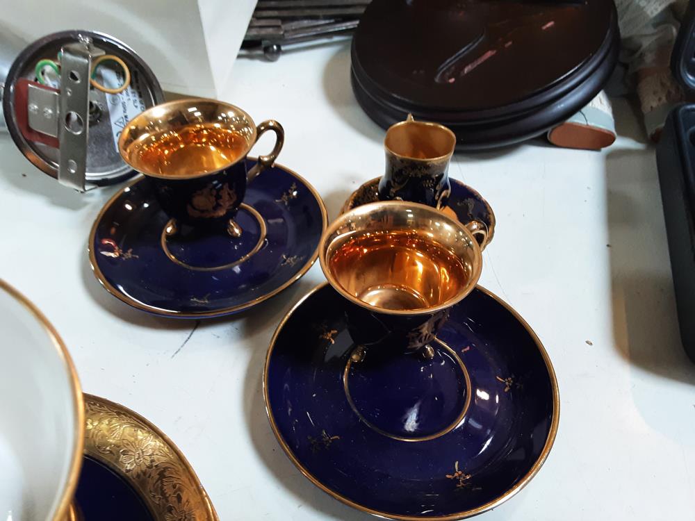 LOT DE TASSES DORE BLEU PM