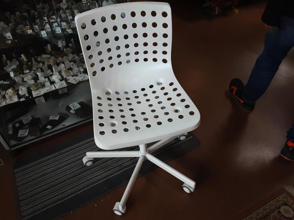 CHAISE DE BUREAU BLANCHE