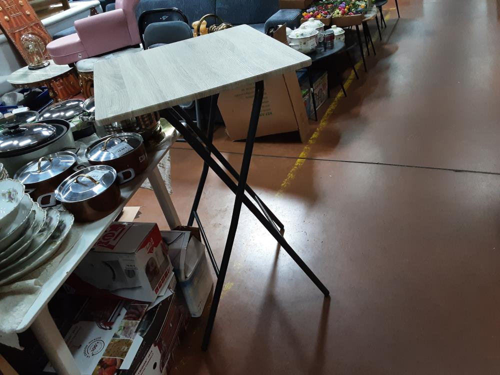 MANGE DEBOUT PLIABLE