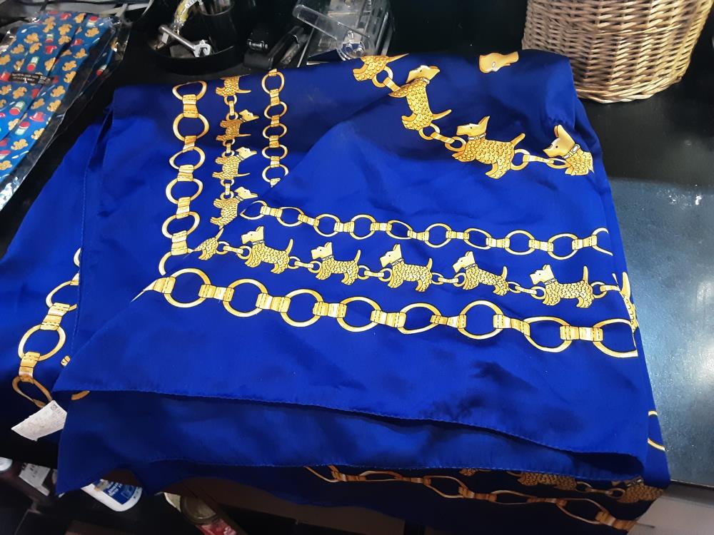 FOULARD BLEU CHIEN DORÉ SALVATORE FERRAGAMO