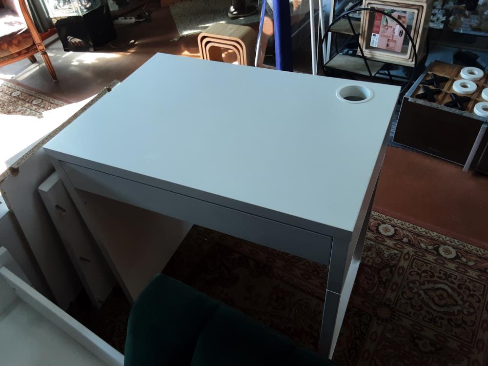 BUREAU BLANC