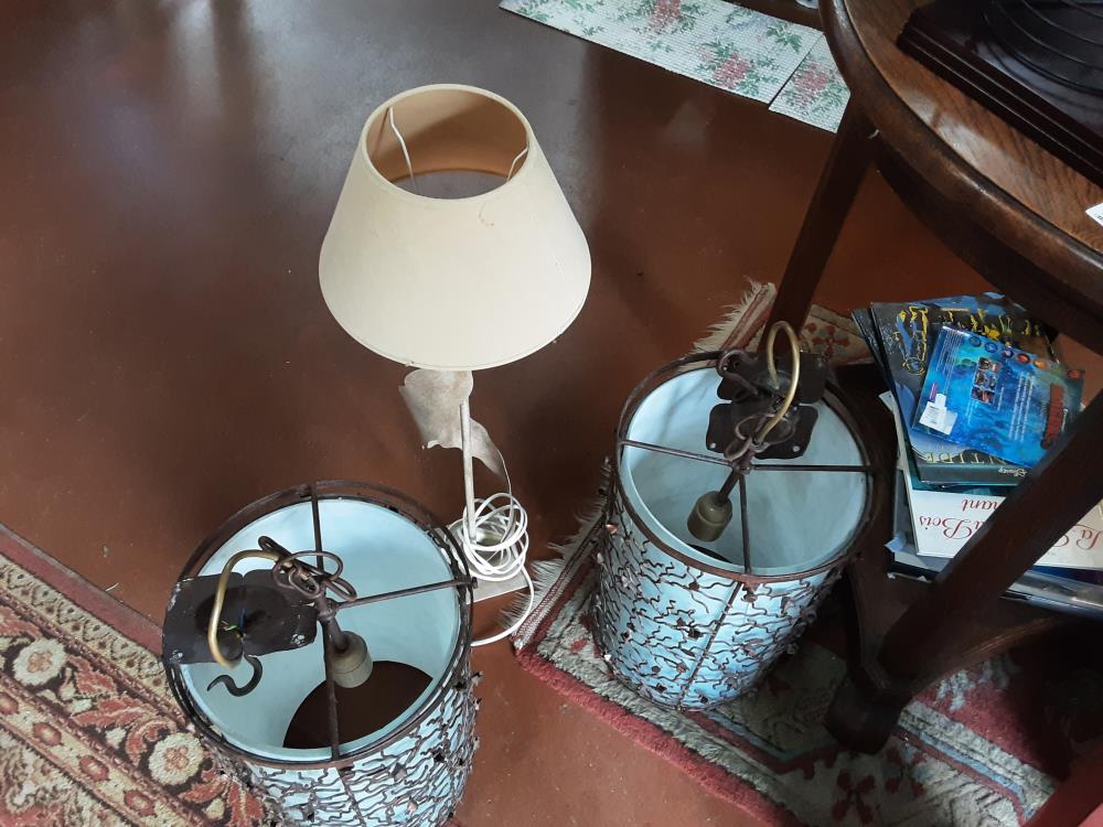 LAMPE MÉTALLIQUE BEIGE