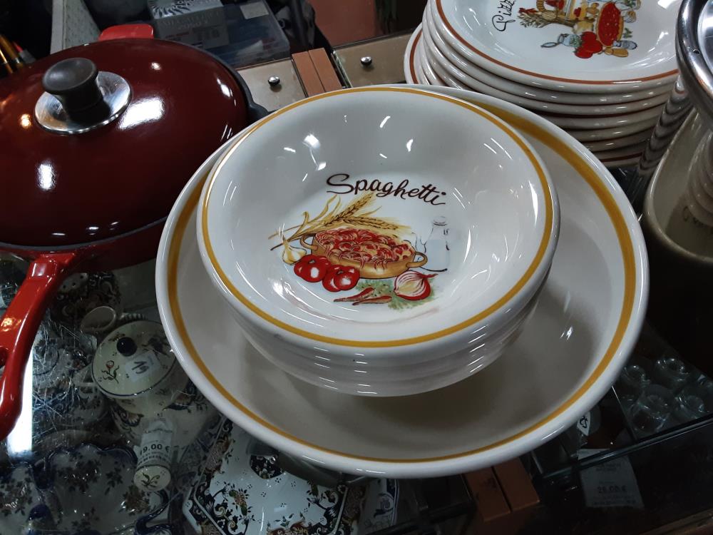 LOT ASSIETTES SPAGHETTI 
