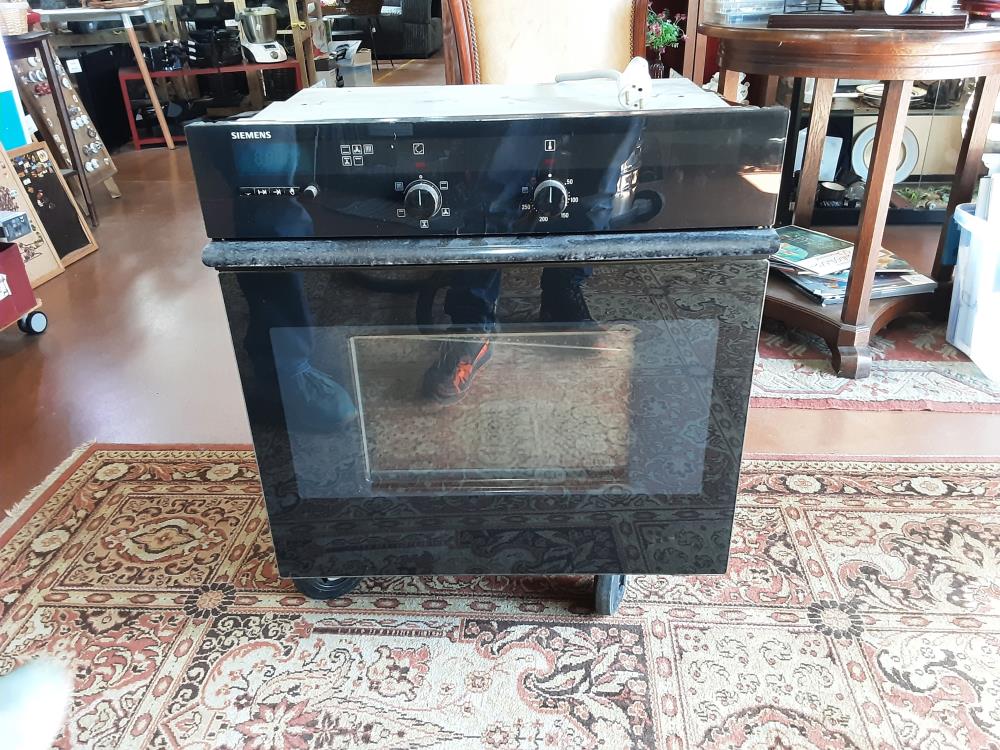 FOUR ELECTRIQUE ENCASTRABLE SIEMENS 