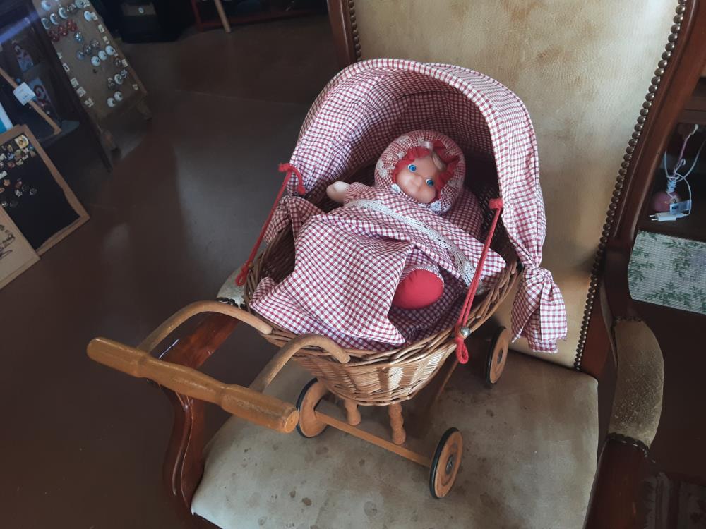 POUSSETTE+ POUPEE