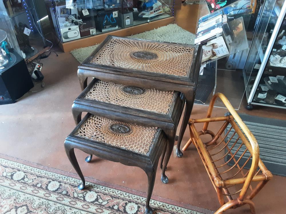TABLE GIGOGNE CHIPPENDALE 