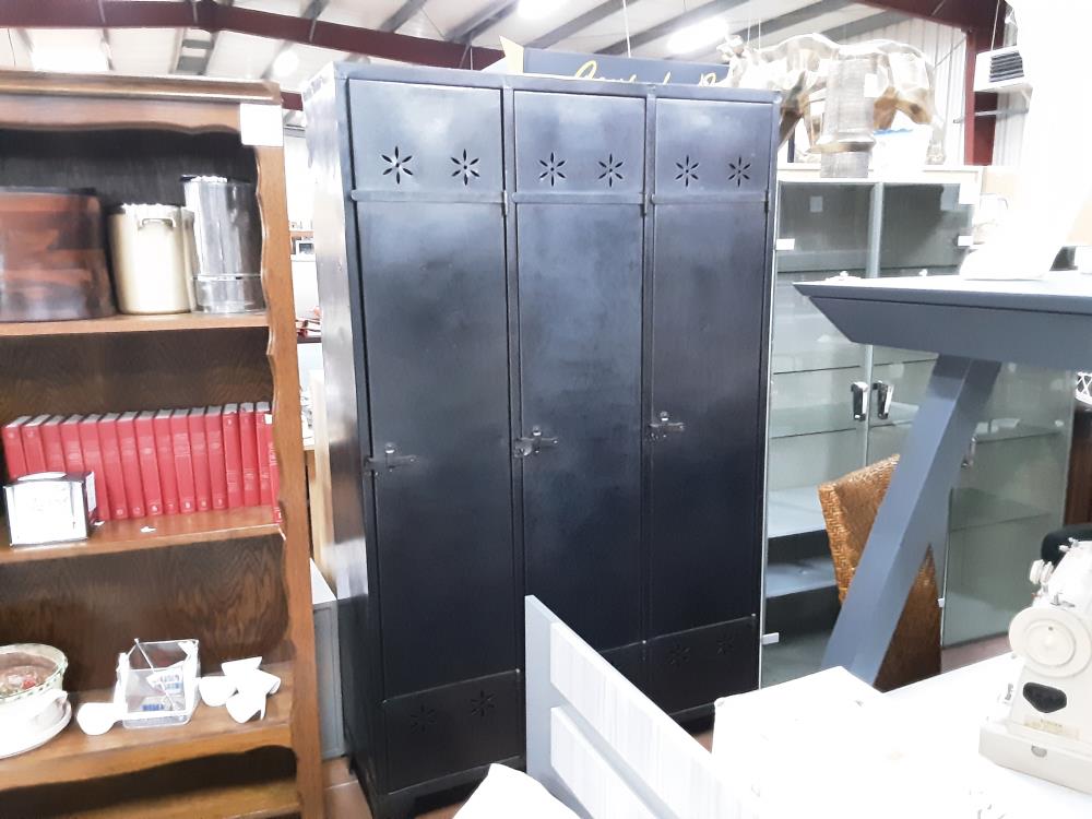 ARMOIRE MÉTALLIQUE 3 PORTE NOIR