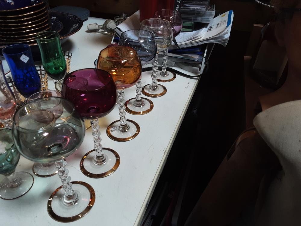 LOT DE 6 VERRES COLORES