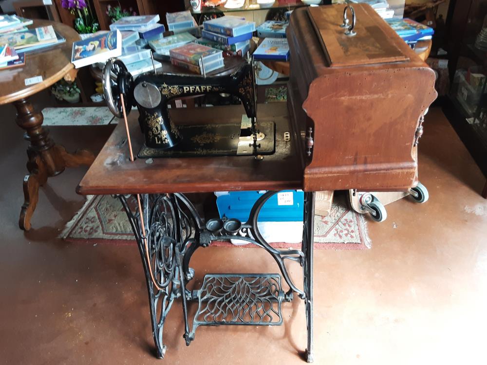 MACHINE A COUDRE PFAFF