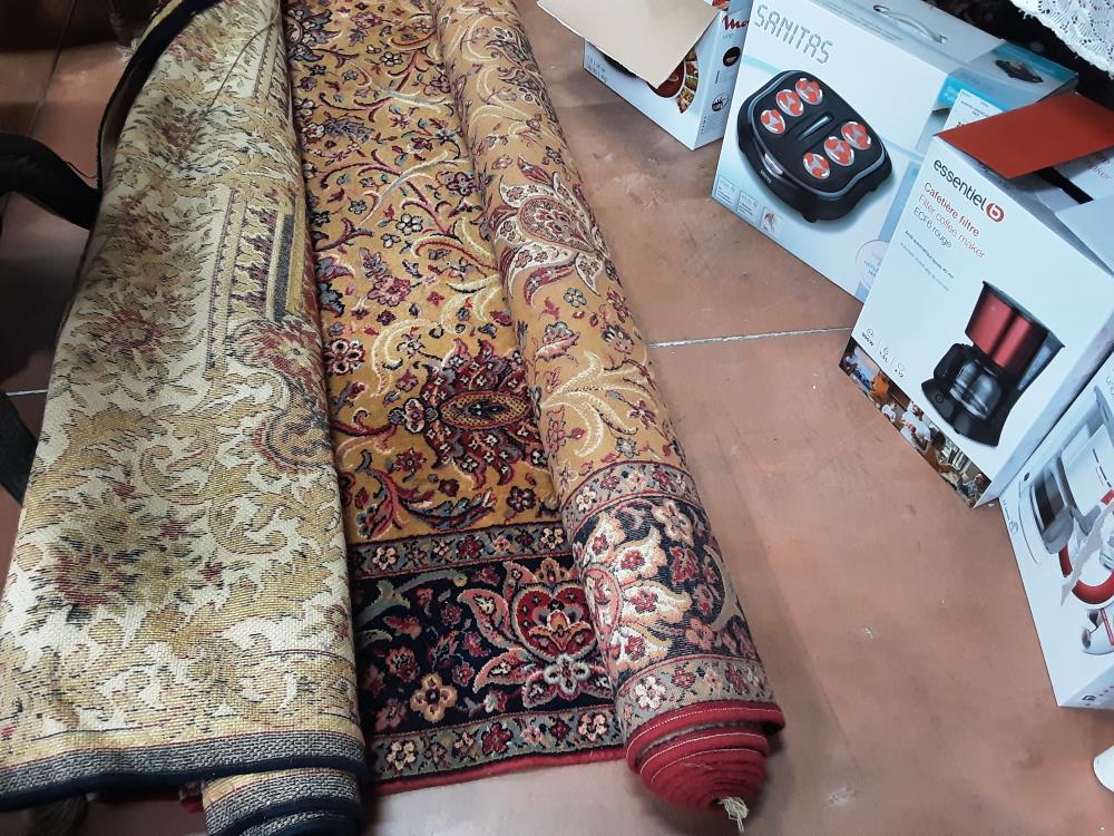 TAPIS ROUGE JAUNE