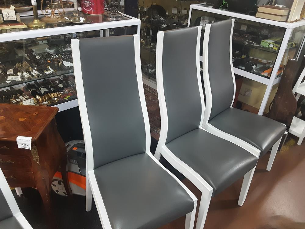 LOT DE 4 CHAISES CUIR GRISE