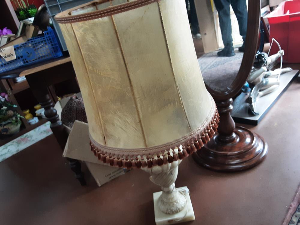 LAMPE MARBRE BLANCHE