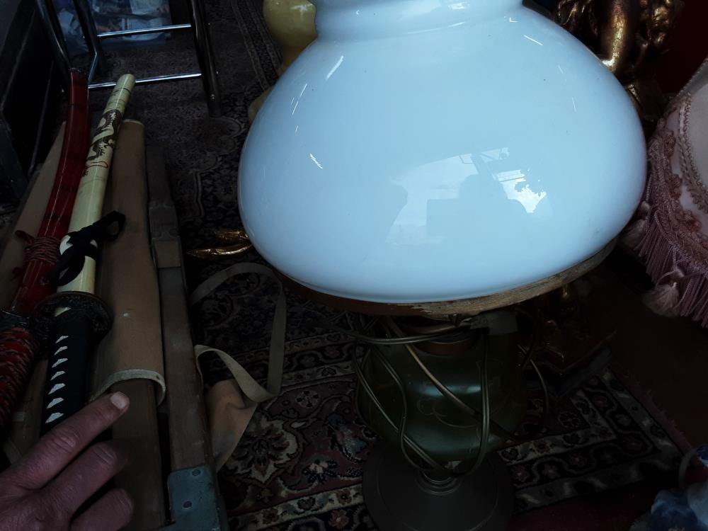 LAMPE ANCIENNE VERRE