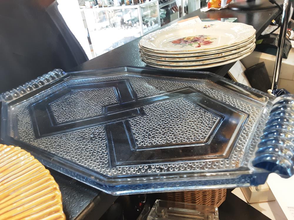 PLAT VERRE BLEU