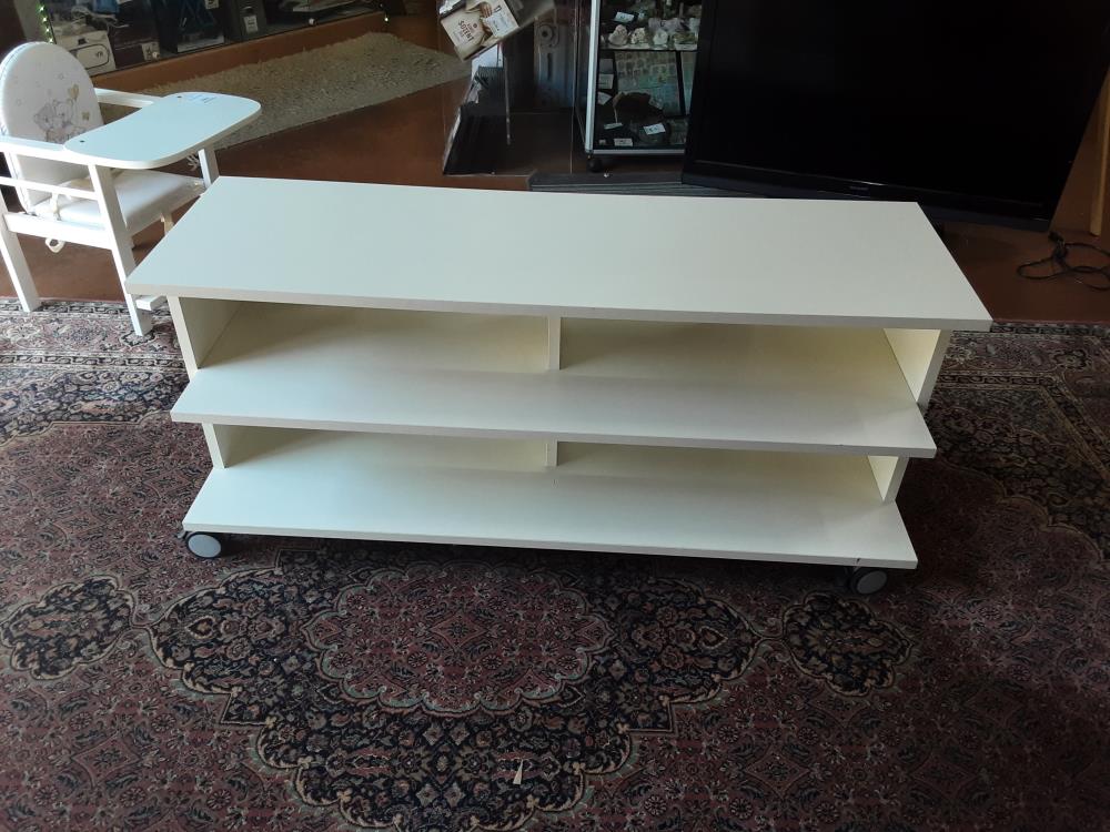 MEUBLE TV BLANC ROULETTE 3P
