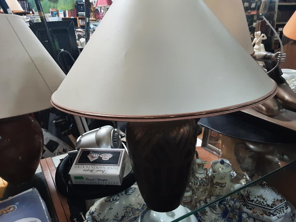 LAMPE MÉTALLIQUE 