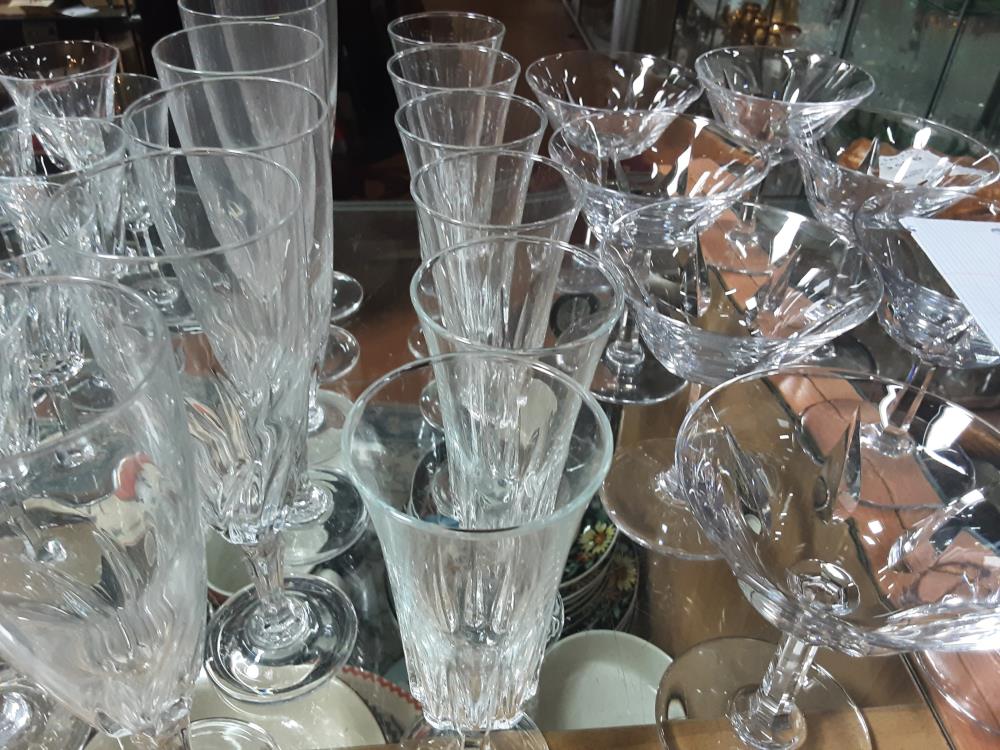 LOT 6 FLUTES A CHAMPAGNE PM