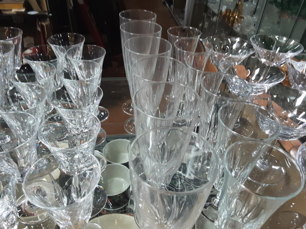 LOT 6 FLUTE A CHAMPAGNE MM