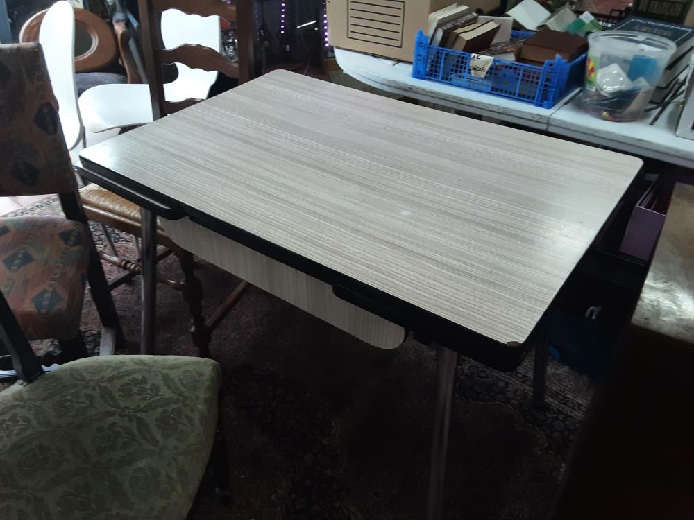 TABLE FORNICA BEIGE