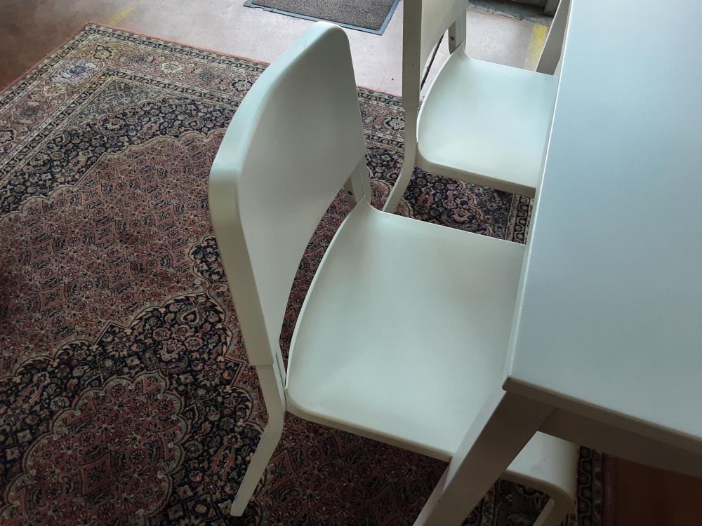 CHAISE BLANCHE