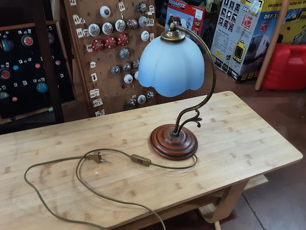 LAMPE DE CHEVET BLEUTEE