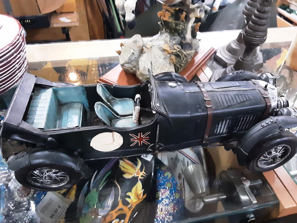 VOITURE ANCIENNE 