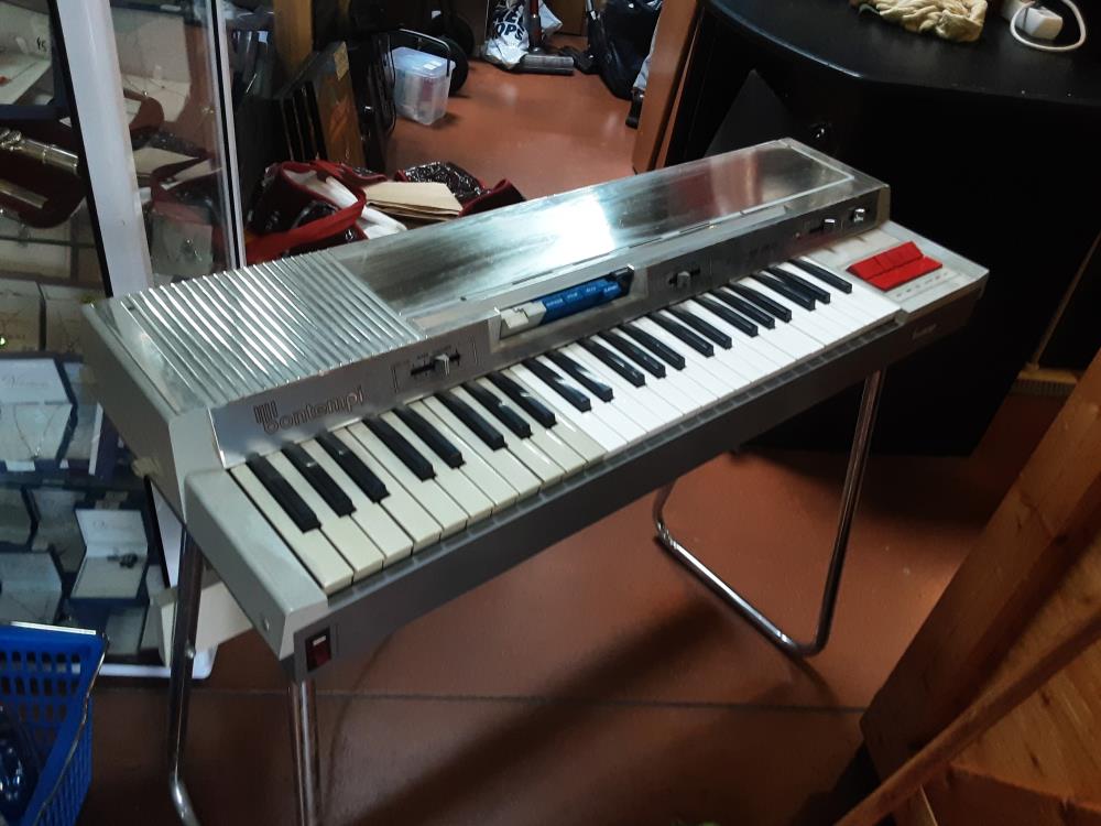 CLAVIER BONTEMPI SUR PIEDS