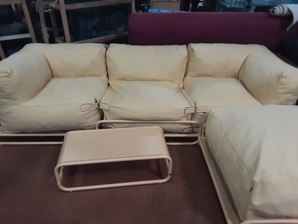 CANAPÉ JAUNE + POUF+TABLETTE PN 699