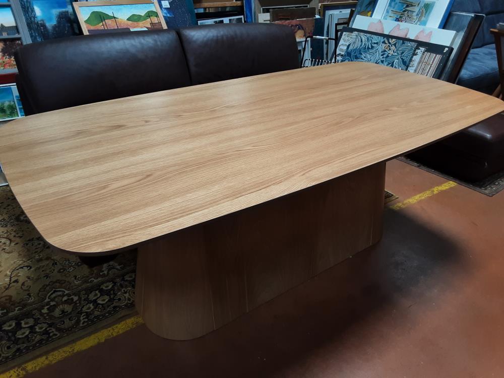 TABLE BOIS CLAIR OVALE